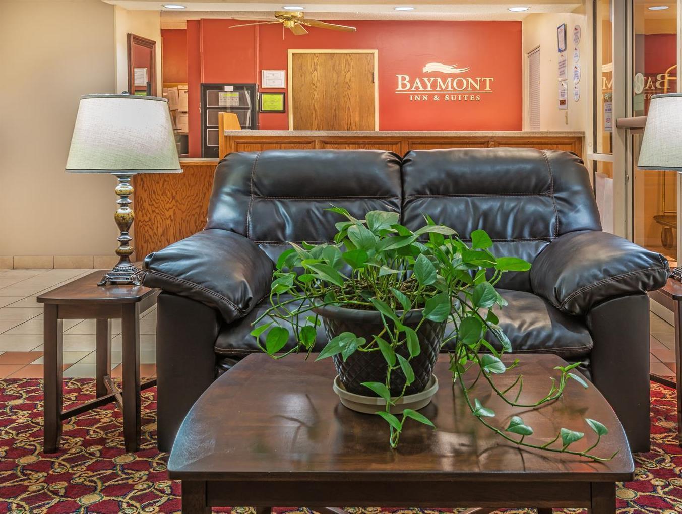 Baymont By Wyndham Salina Hotel Exterior foto