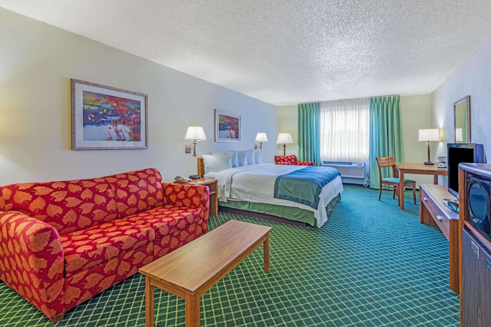 Baymont By Wyndham Salina Hotel Exterior foto